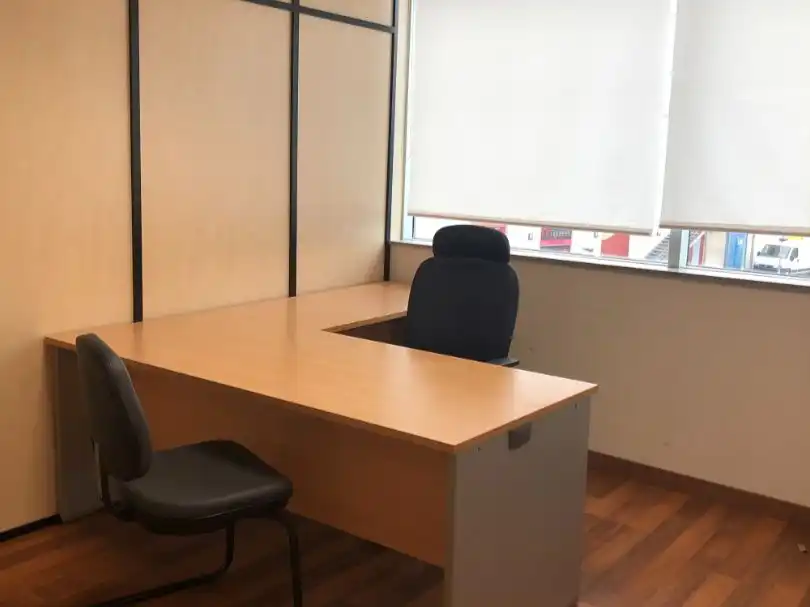 Oficina de lloguer en Figueres amb Aire condicionat, Calefacció i Moblat