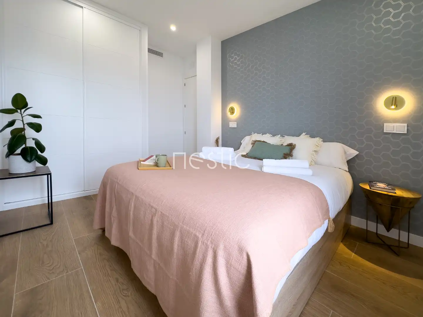Dormitori de Apartament de lloguer en Madrid amb Aire condicionat, Calefacció i Terrassa