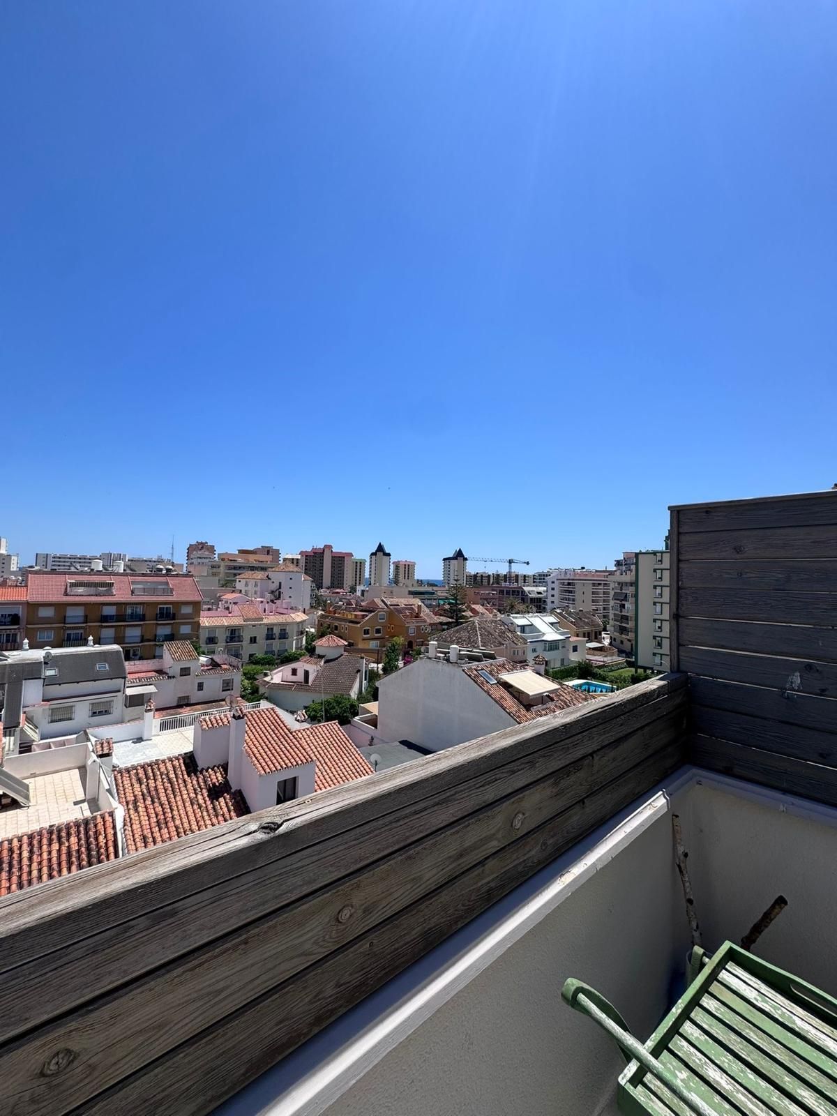 Vista exterior de Àtic en venda en Fuengirola amb Aire condicionat, Calefacció i Terrassa