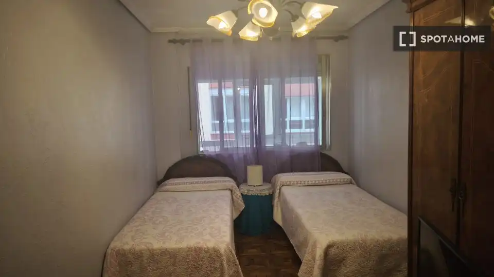 Bedroom of Flat for rent in Santander  with Air Conditioner, Heating and Furnished