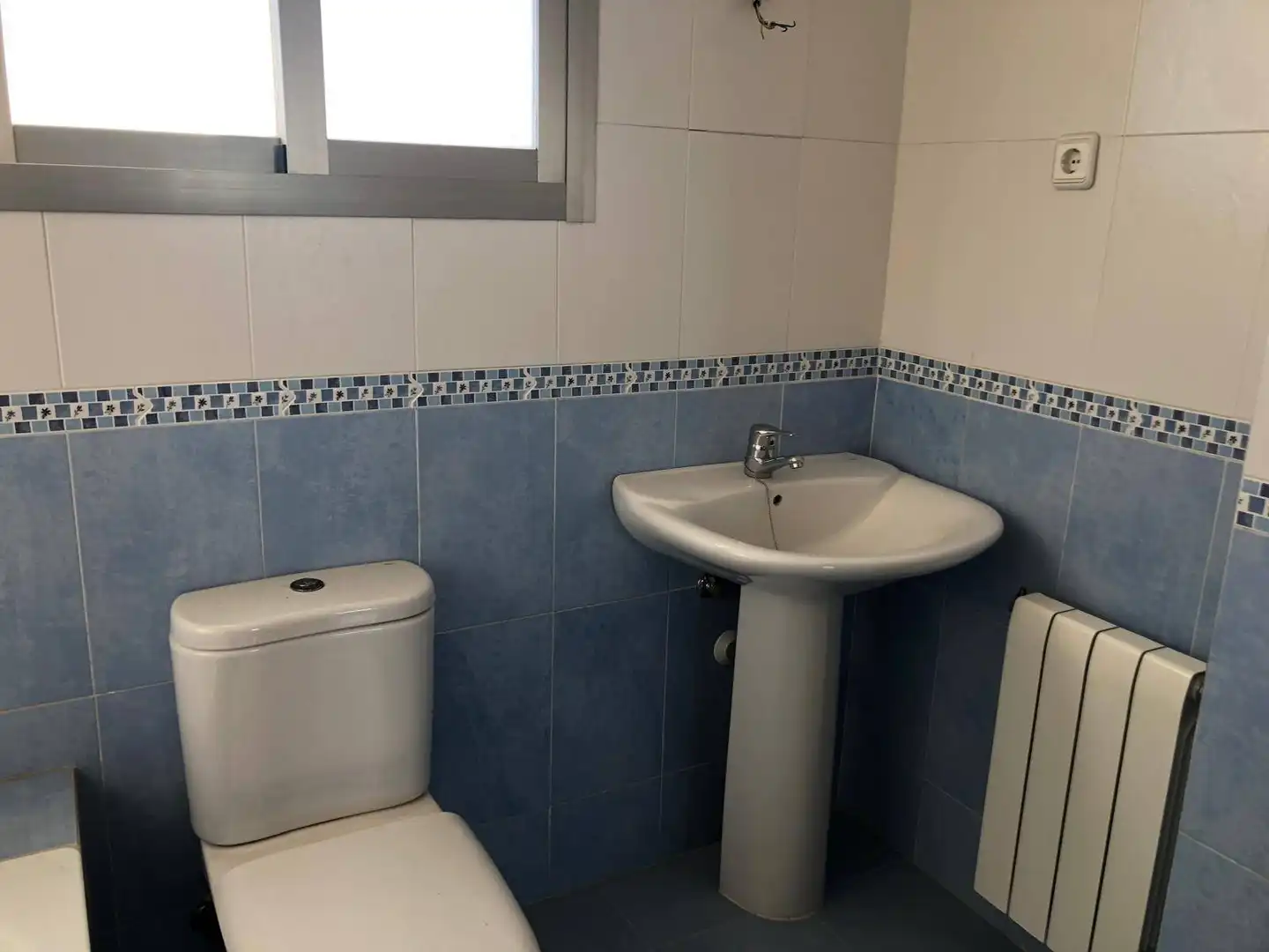 Baño de Ático en venta en Cartagena con Calefacción y Terraza