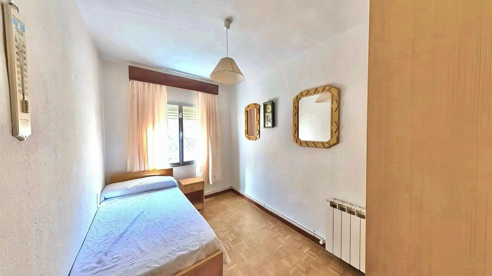 Bedroom of Apartments for sale in Madrid  with Heating, Parquet flooring and Terrace