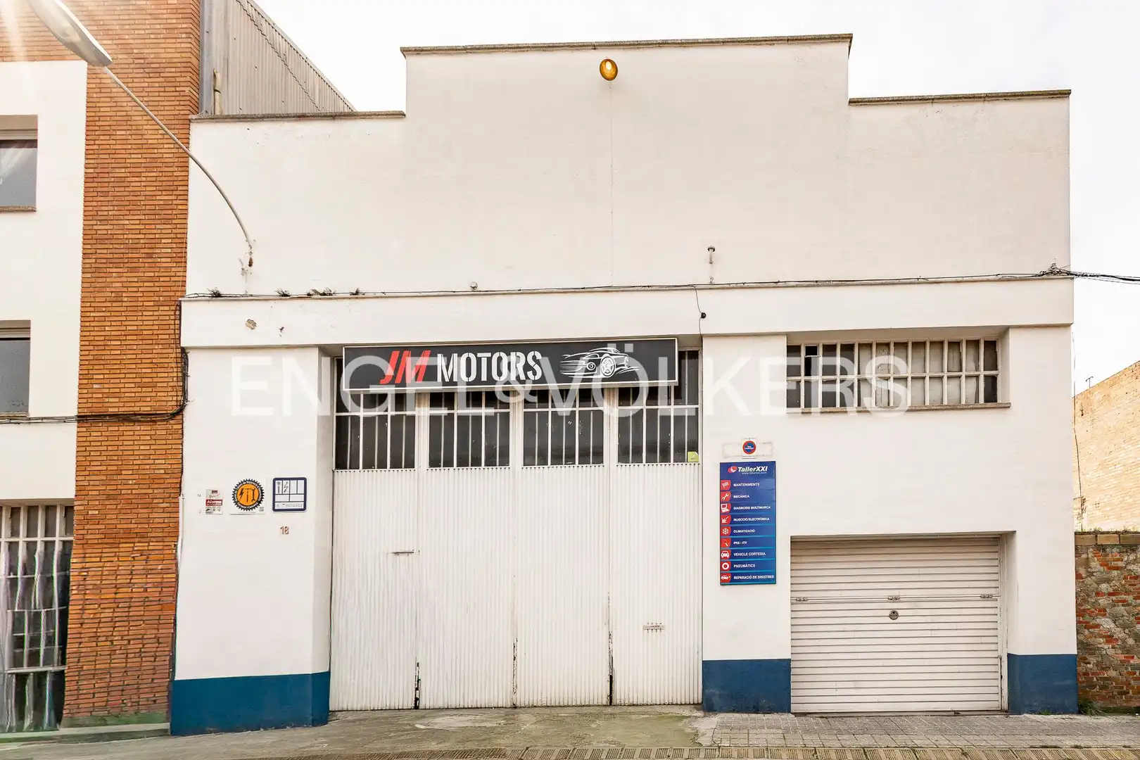Vista exterior de Casa o xalet en venda en Manresa amb Calefacció i Terrassa