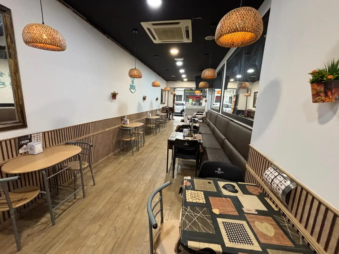 Business premises for transfer in Carrer d'En Prim 128, imagen 3