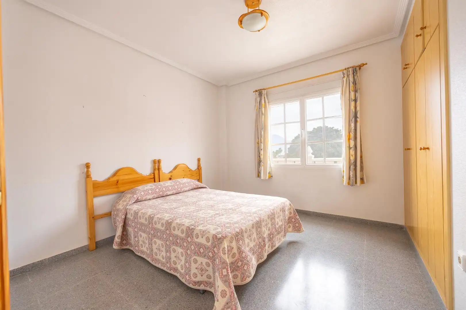 Dormitori de Casa o xalet en venda en Orihuela amb Aire condicionat, Jardí privat i Terrassa