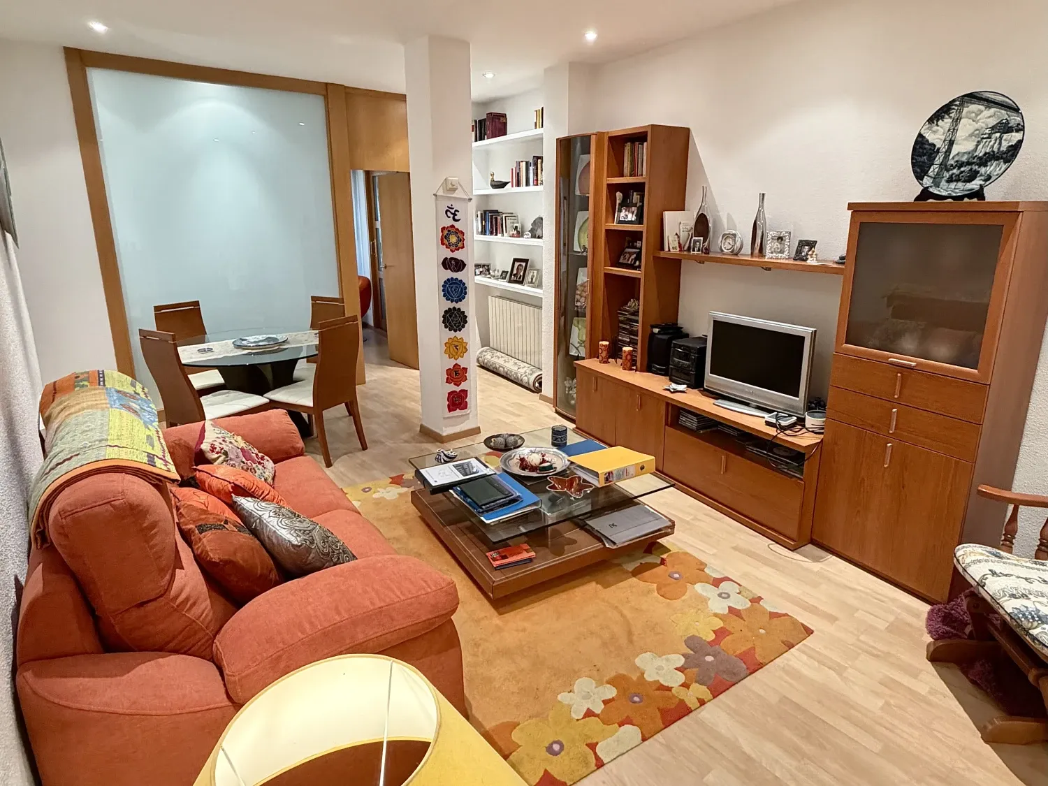 Sala d'estar de Apartament de lloguer en  Madrid Capital amb Aire condicionat, Calefacció i Moblat