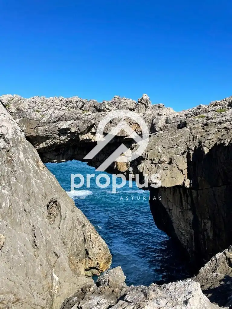 Terreno en venta en Llanes