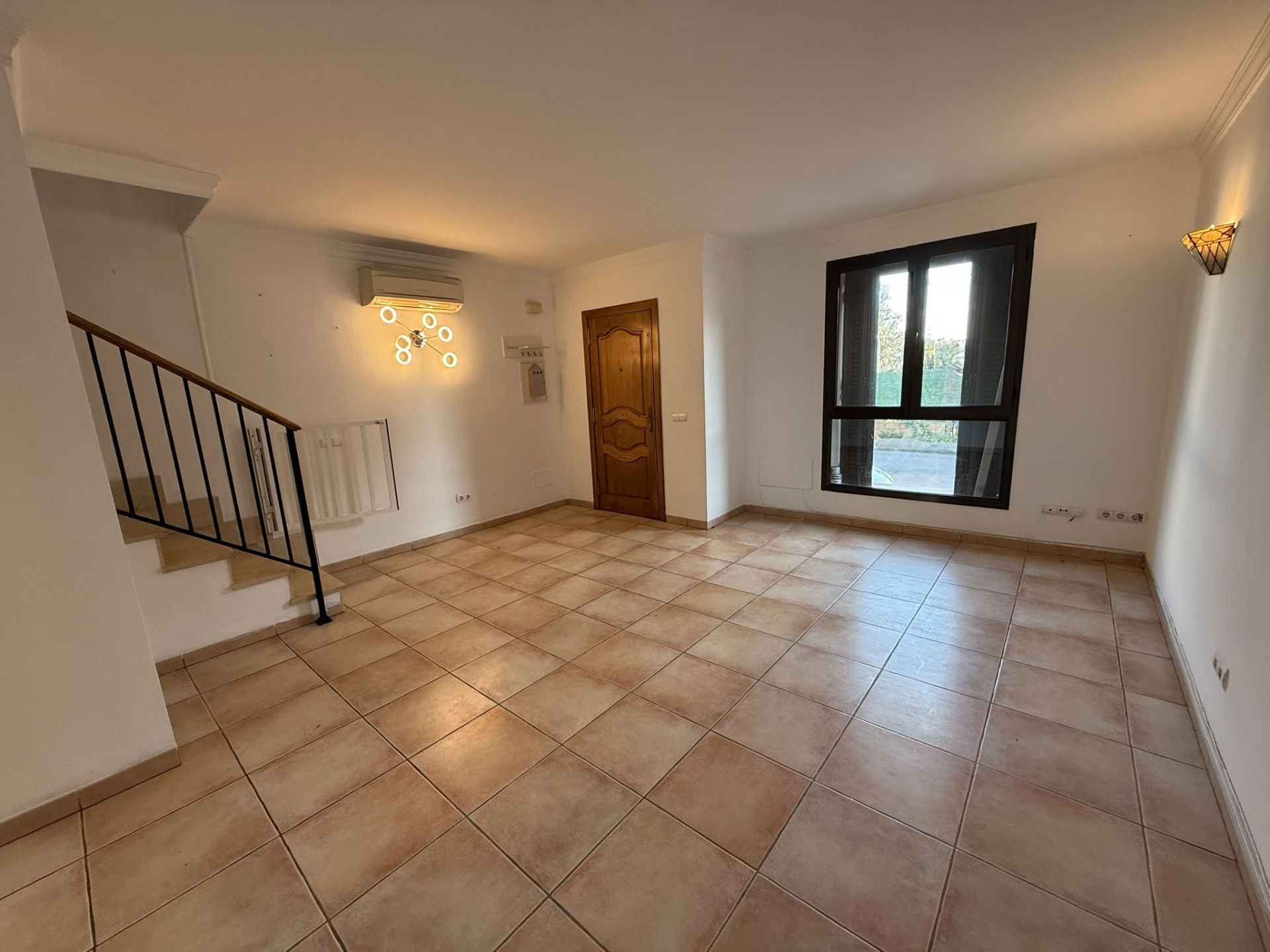 Casa adosada en venta en  Palma de Mallorca con Aire acondicionado, Terraza y Trastero