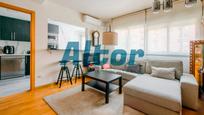 Sala d'estar de Dúplex en venda en  Madrid Capital amb Aire condicionat, Calefacció i Traster