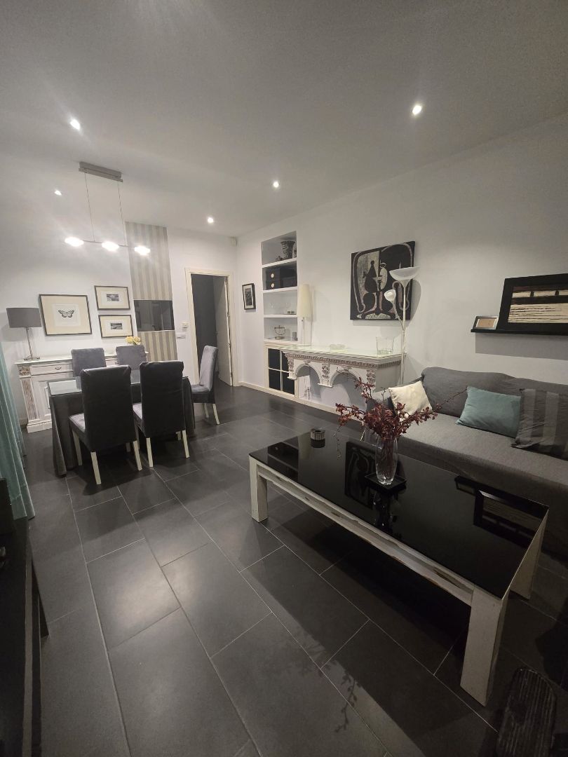 Living room of Flat to rent in  Madrid Capital  with Air Conditioner, Heating and Furnished