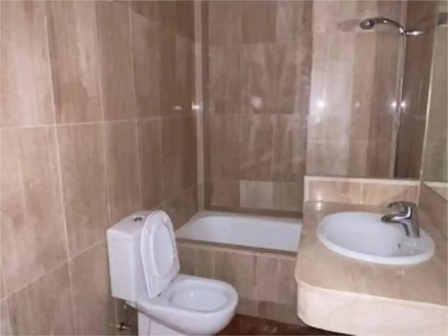 Baño de Piso en venta en Fernán-Núñez con Trastero y Balcón