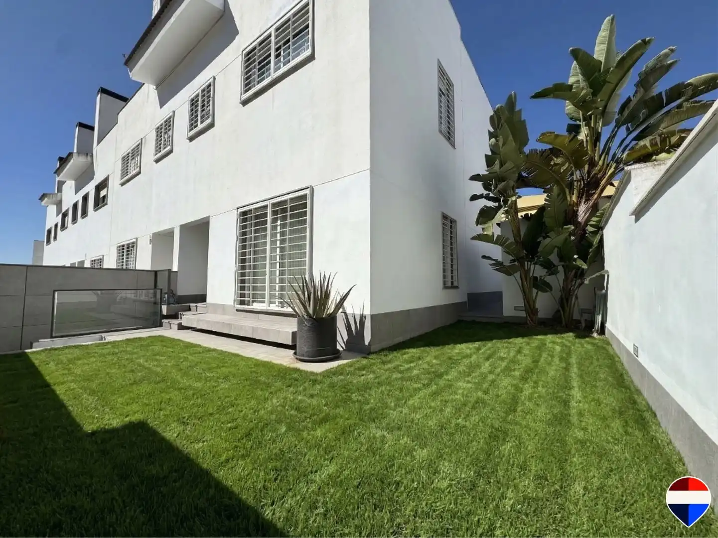 Exterior view of Detached homes for sale in Mairena del Aljarafe  with Air Conditioner, Terrace and Storage room