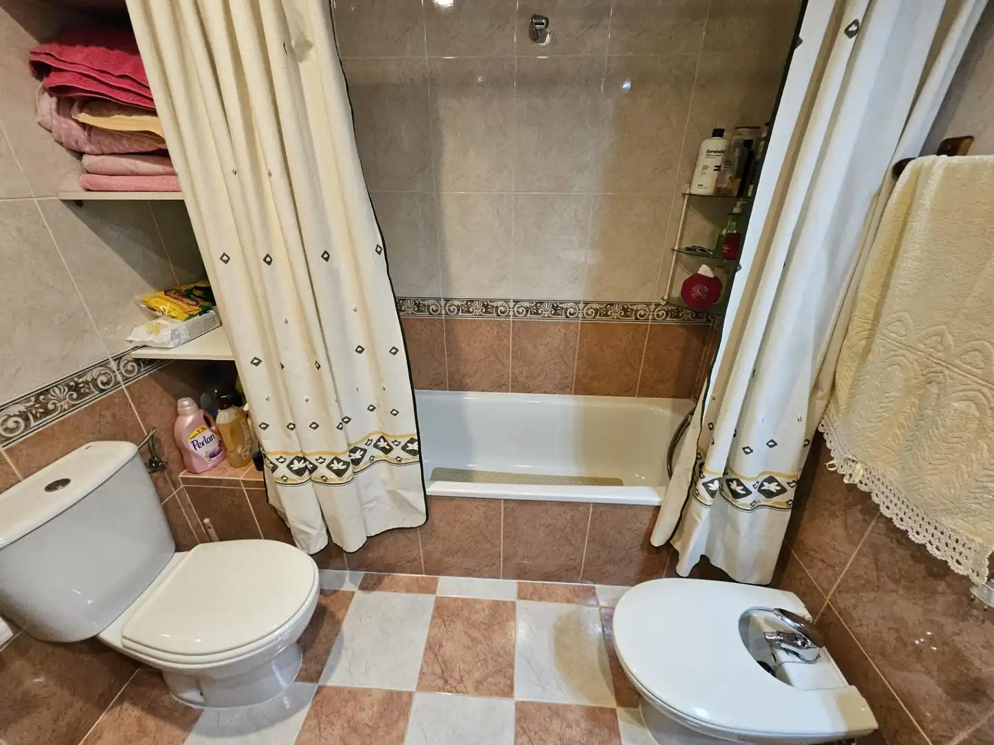 Baño de Apartamento en venta en Chinchilla de Monte-Aragón con Calefacción y Balcón
