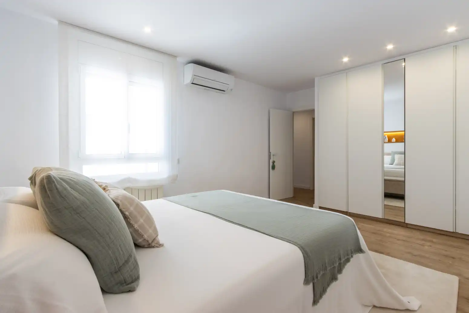 Schlafzimmer von Wohnung zum Verkauf in Terrassa mit Klimaanlage, Heizung und Parkett
