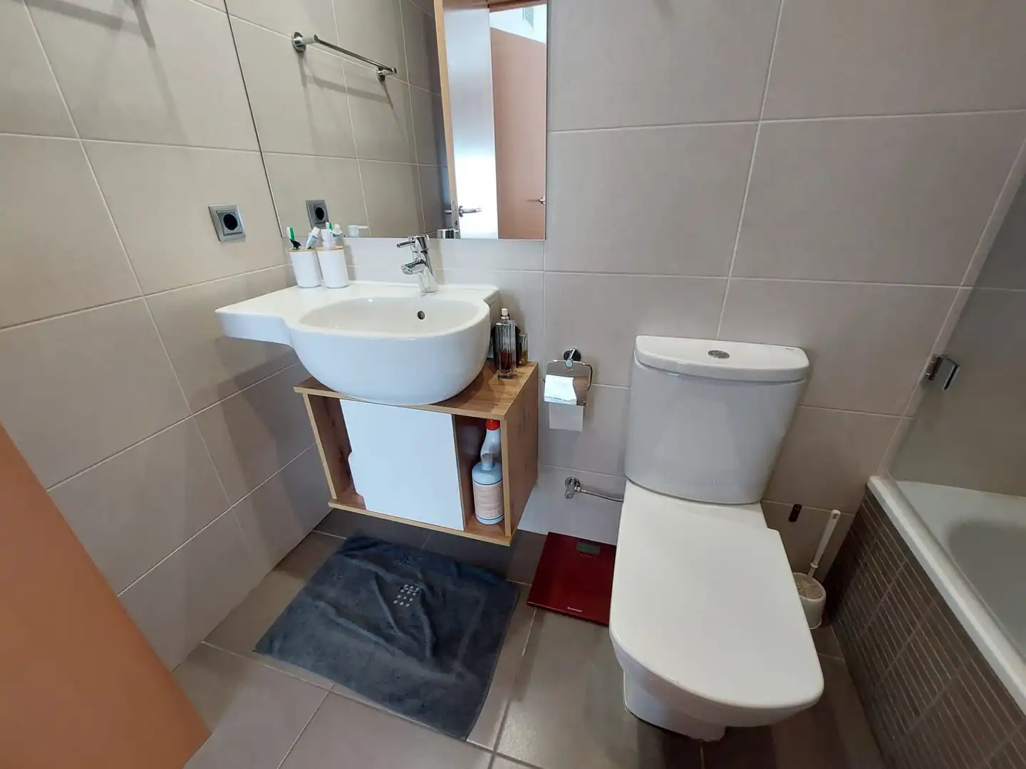 Baño de Apartamento en venta en L'Estartit con Aire acondicionado, Calefacción y Terraza