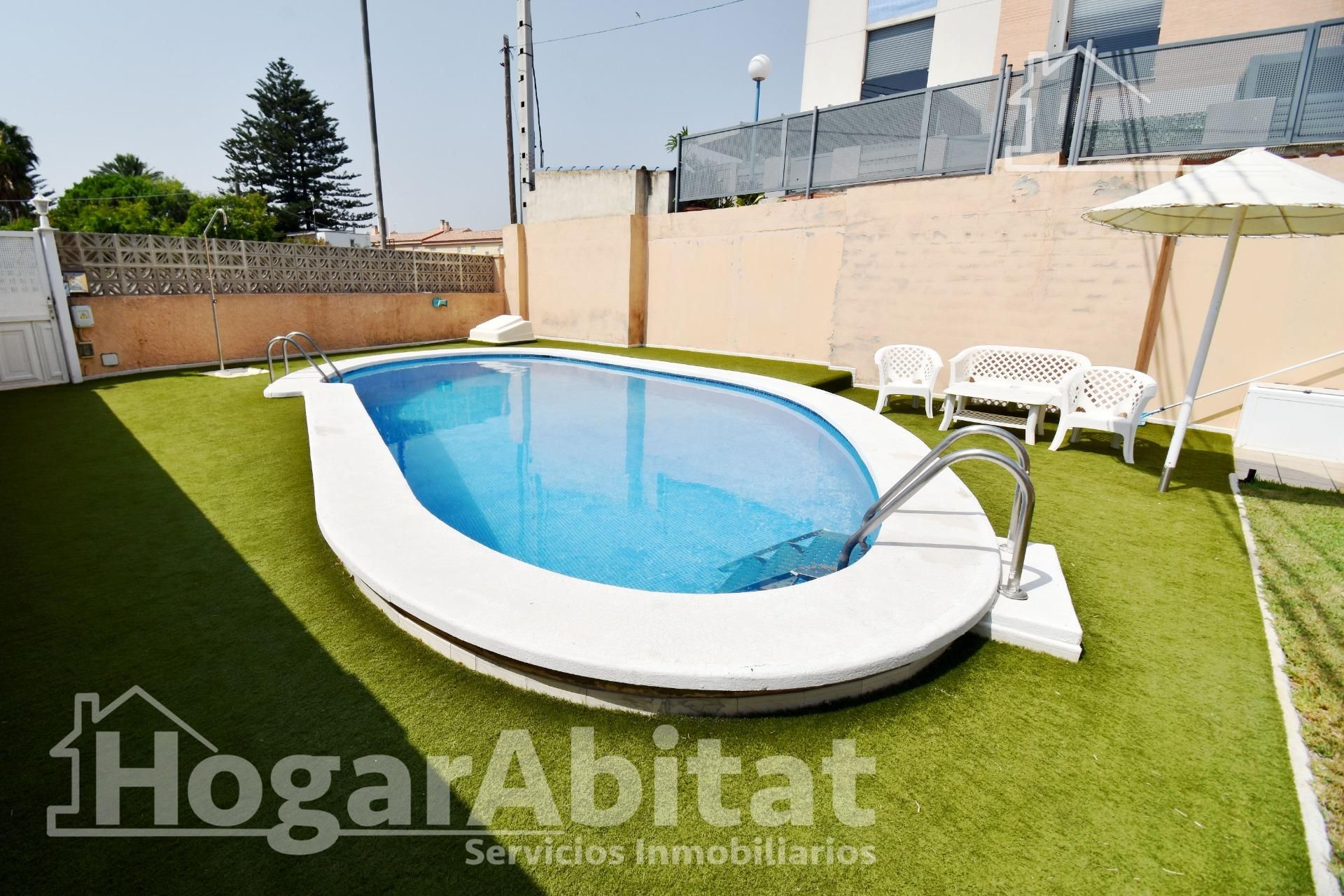 Swimming pool of House or chalet for sale in Almazora / Almassora  with Air Conditioner, Private garden and Terrace