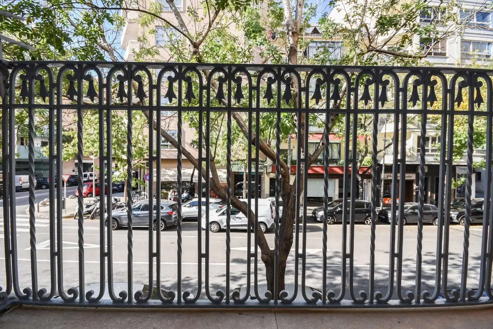 Außenansicht von Wohnung zur Miete in  Palma de Mallorca mit Terrasse, Abstellraum und Balkon