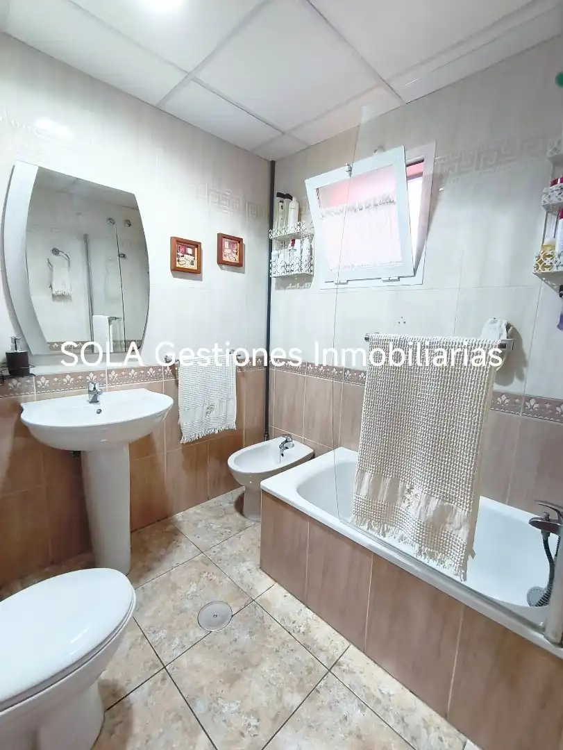 Bathroom of Flat for sale in Torreperogil, Jaén