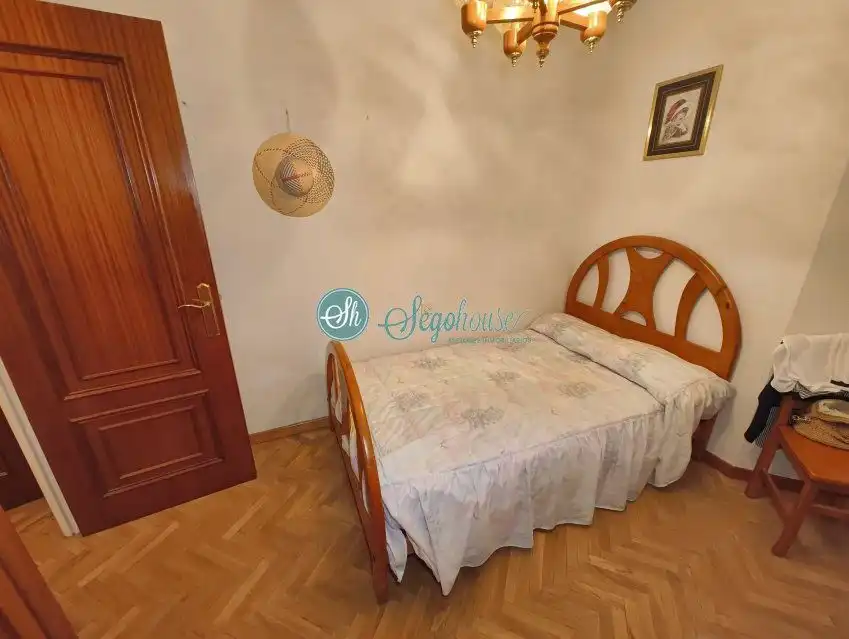 Habitación de Piso en venta en Segovia con Calefacción, Terraza y Trastero
