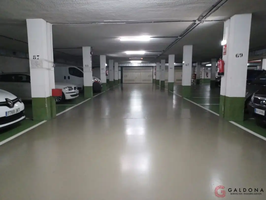 Aparcament de lloguer a Julio Caro Baroja Plaza, imagen 6