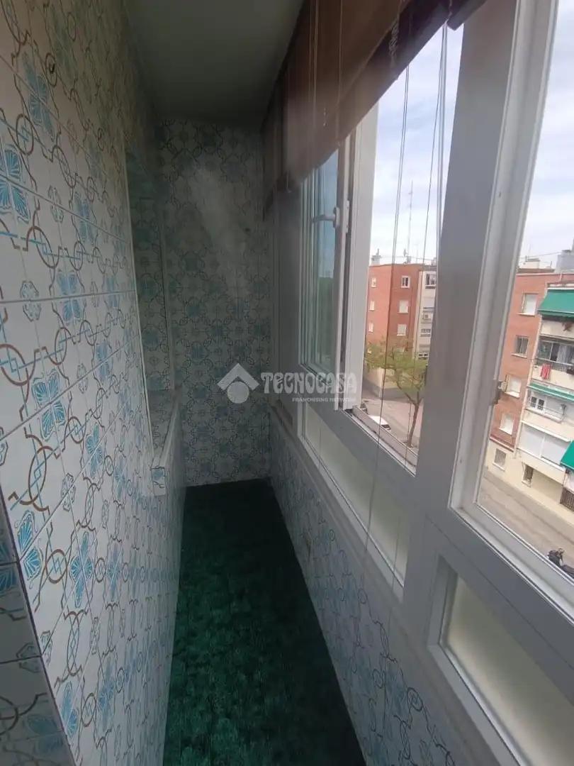 Habitación de Piso en venta en Madrid con Terraza