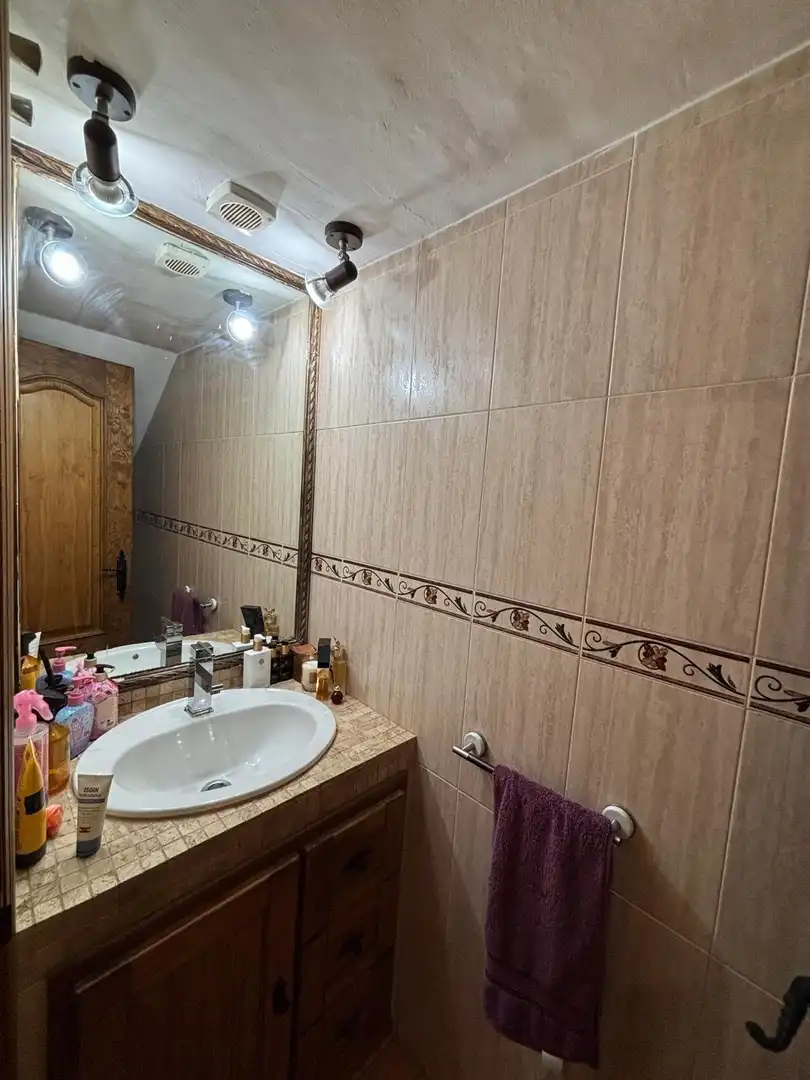 Bany de Casa adosada en venda en Los Barrios amb Calefacció, Jardí privat i Alarma