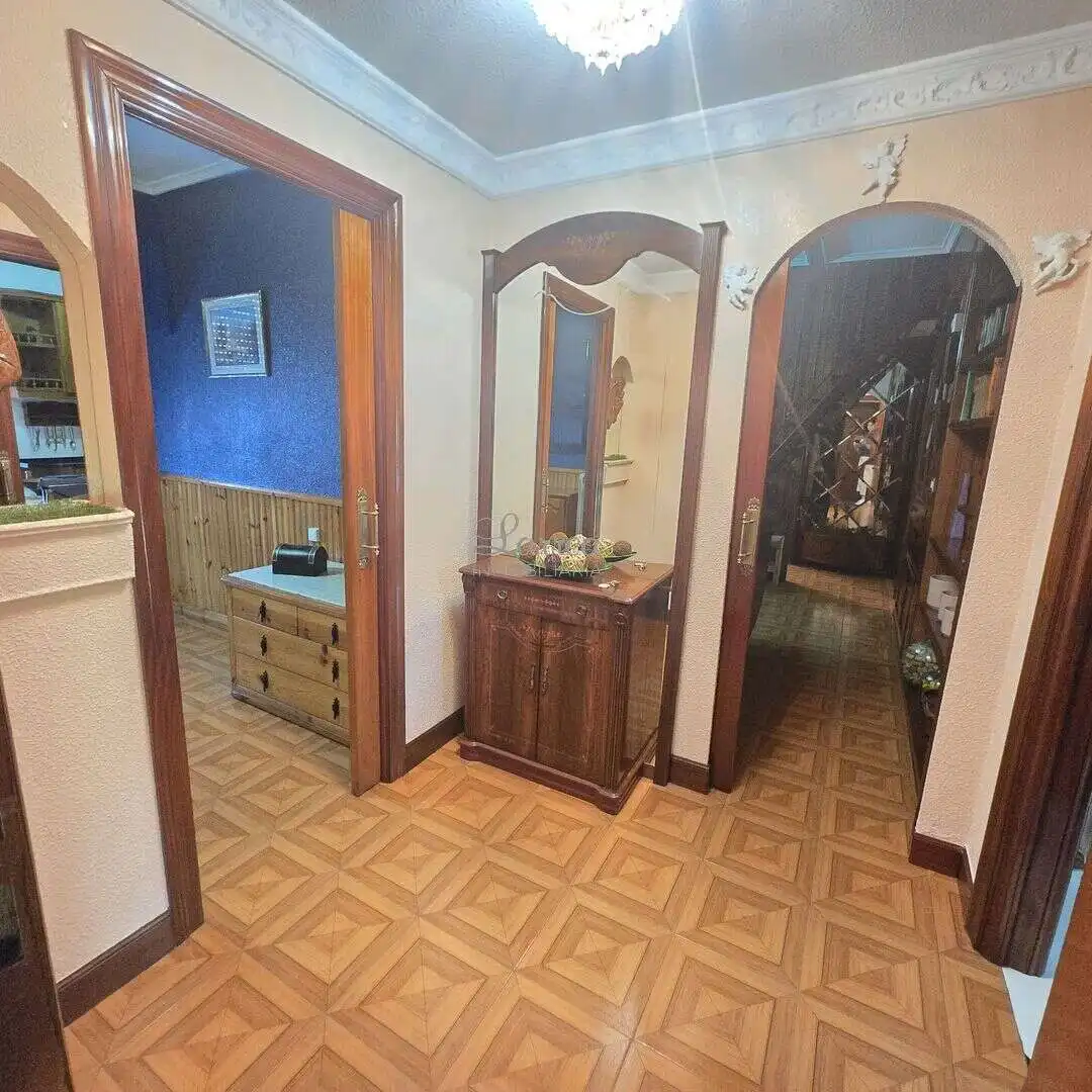 Piso en venta en Amorebieta-Etxano con Calefacción, Amueblado y Balcón