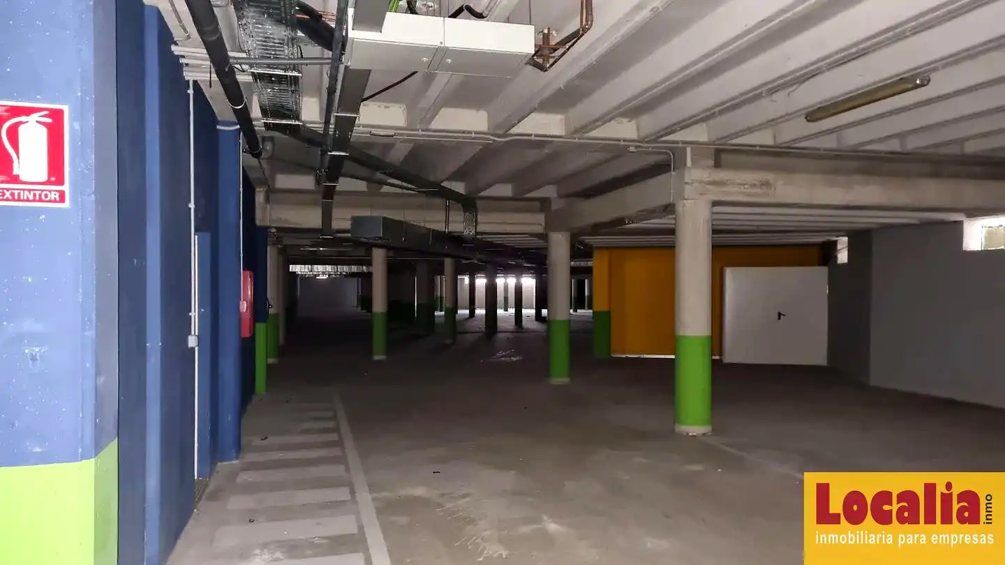 Parkplatz von Geschaftsraum zur Miete in Camargo