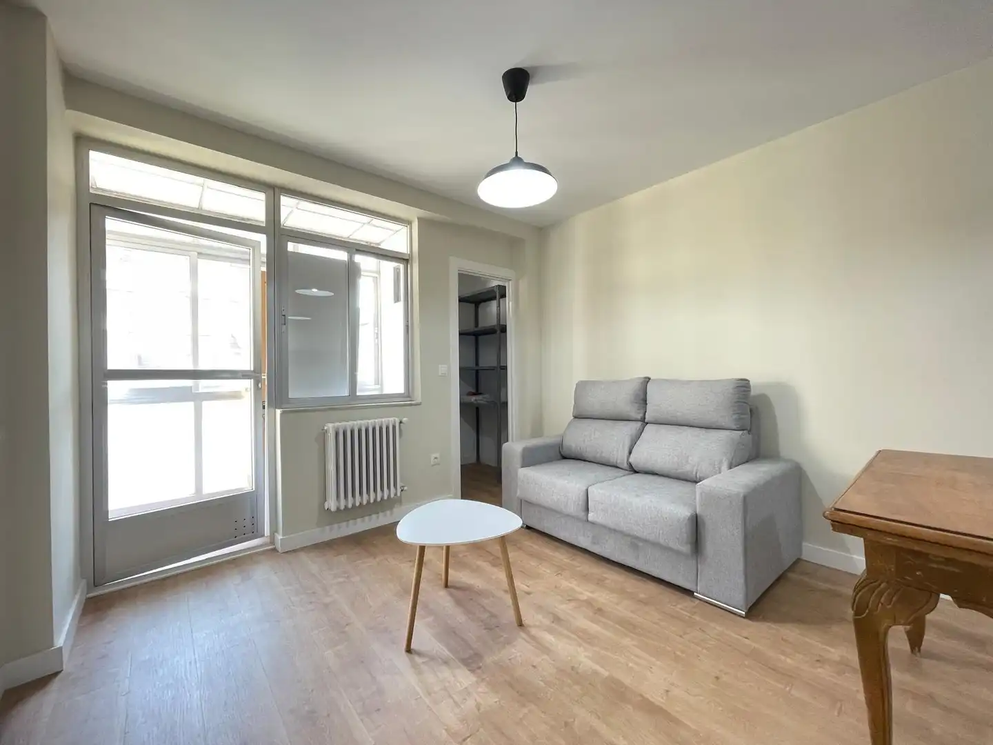 Habitación en CLAVELES, Zona Alta