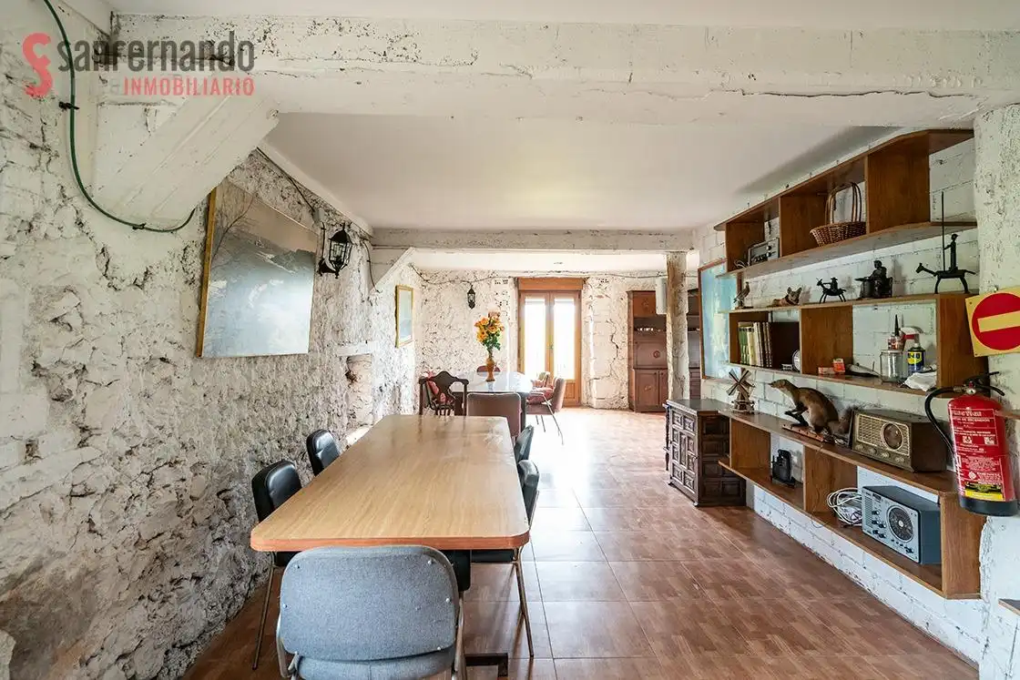 Comedor de Finca rústica en venta en Penagos con Calefacción, Jardín privado y Trastero
