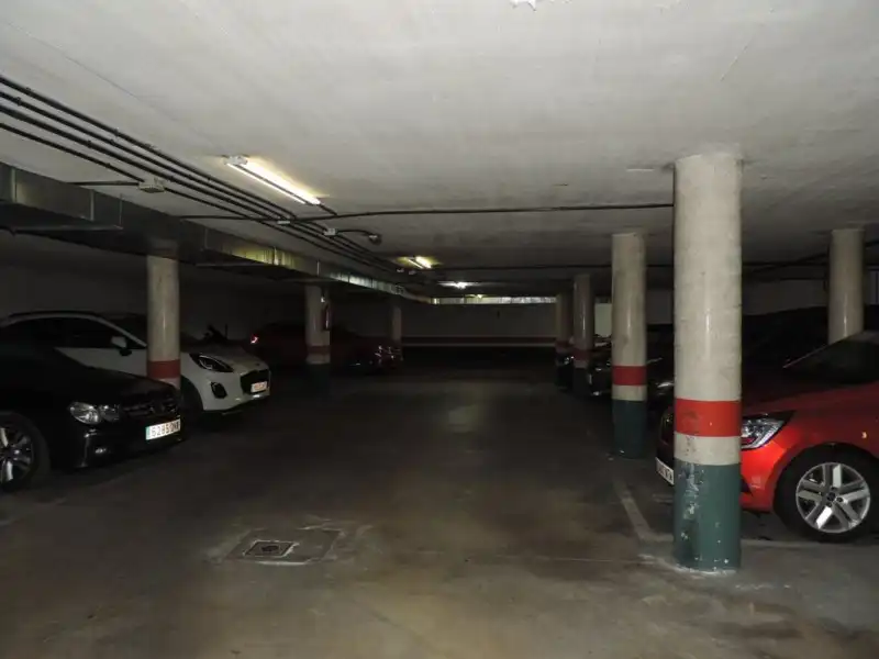 Parking de Dúplex en venta en Guadalajara con Aire acondicionado, Calefacción y Trastero
