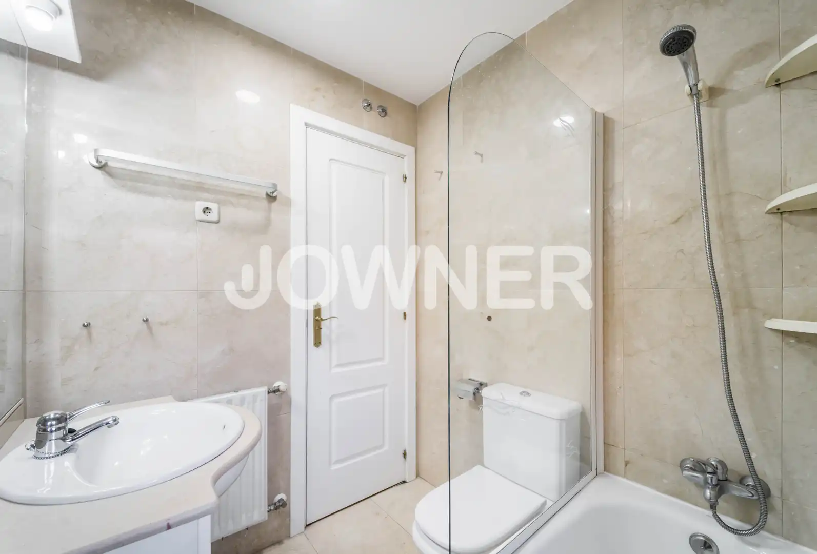 Baño de Piso en venta en Madrid con Aire acondicionado, Calefacción y Amueblado