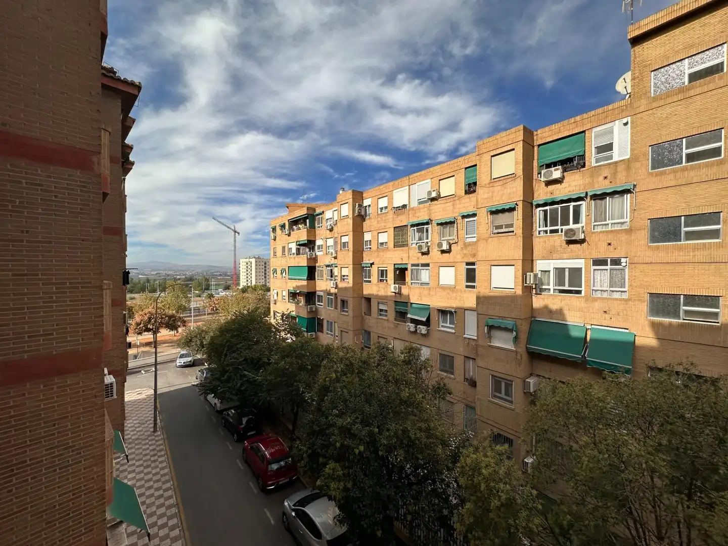 Vista exterior de Piso en venta en Granada con Aire acondicionado, Calefacción y Terraza