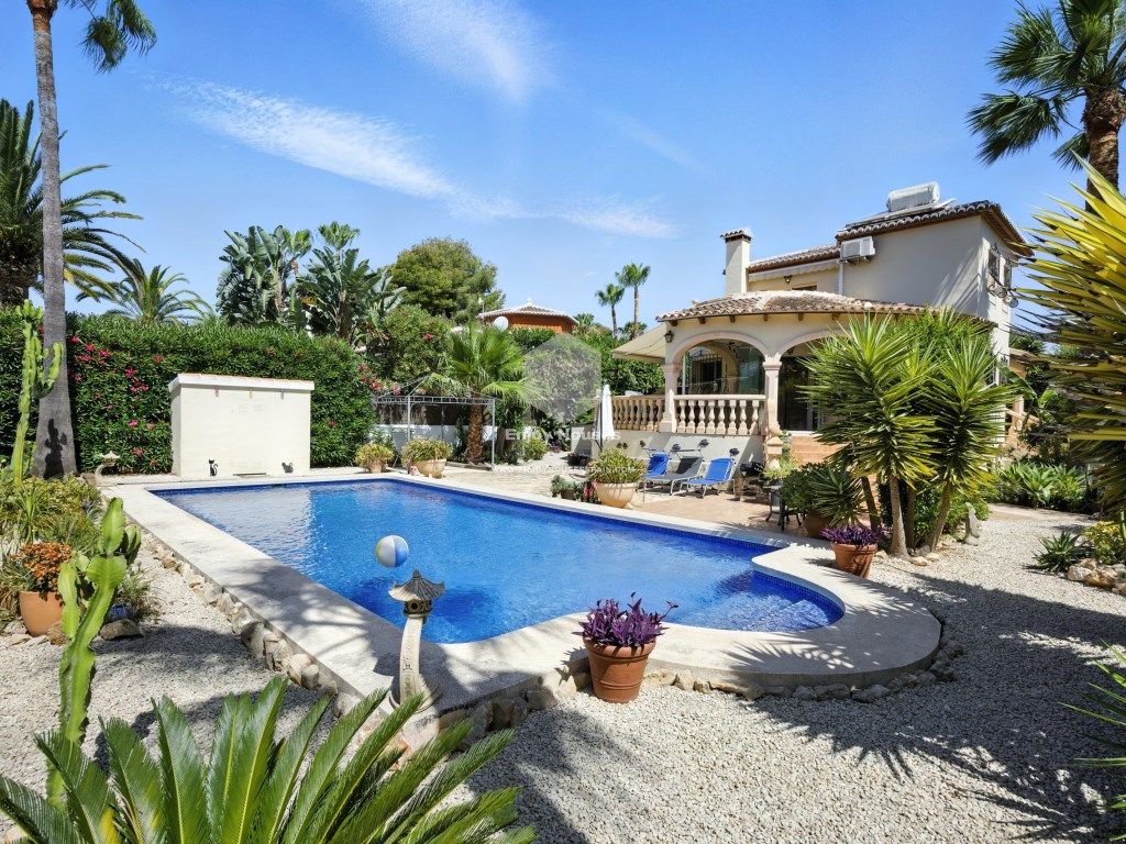 Vista exterior de Casa o xalet en venda en Jávea / Xàbia amb Aire condicionat, Piscina i Balcó