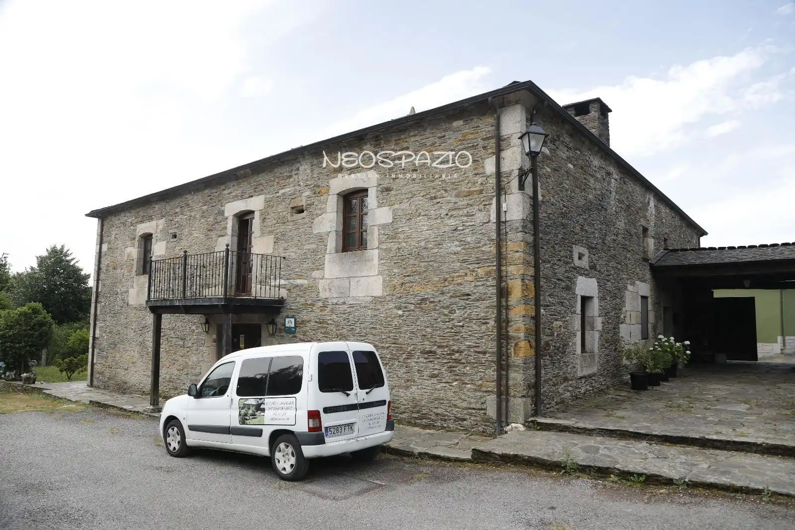 Vista exterior de Casa o chalet en venta en Castroverde con Calefacción y Amueblado