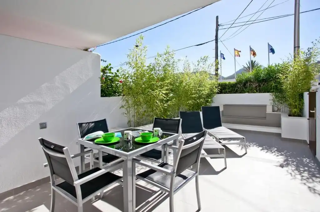 Terrasse von Erdgeschoss zum Verkauf in Andratx mit Klimaanlage, Privatgarten und Terrasse