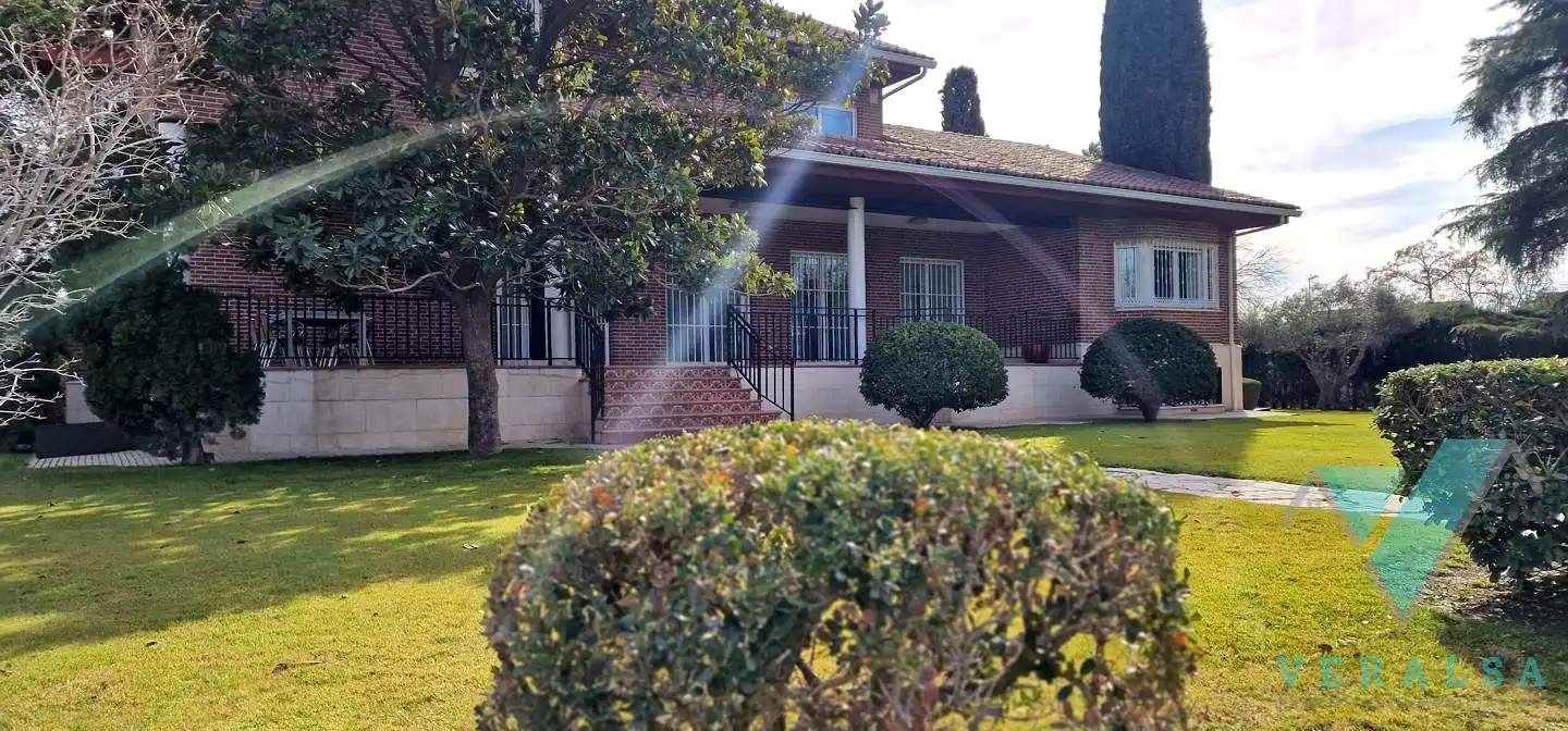 Casa o xalet en venda a Del Bonsái, Prado Norte