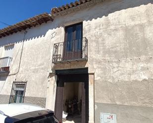 Vista exterior de Casa adosada en venda en Chinchón amb Piscina