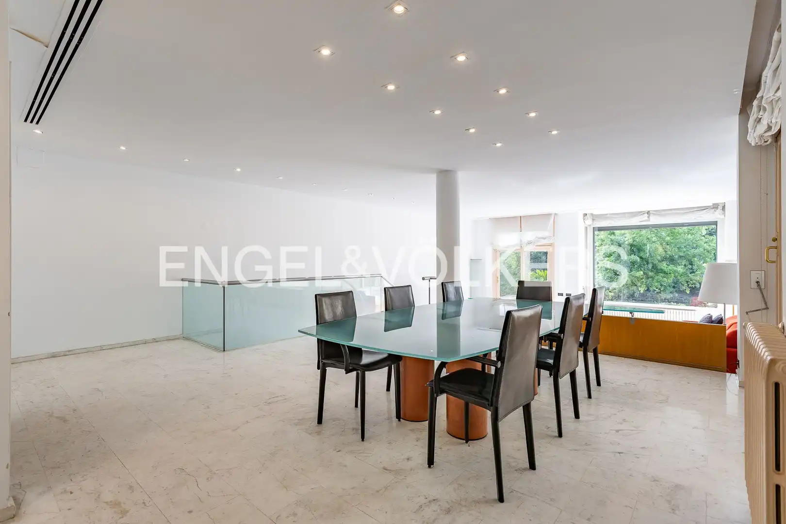 Comedor de Casa o chalet en venta en Sant Cugat del Vallès con Aire acondicionado, Calefacción y Jardín privado