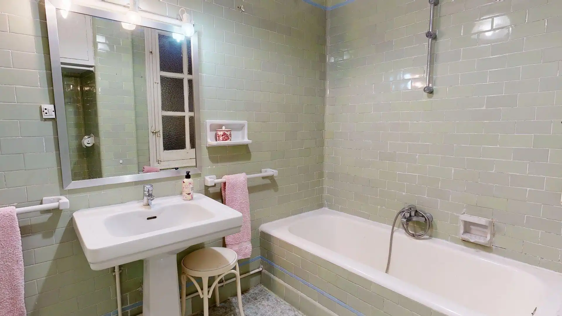 Baño de Piso en venta en Zaragoza con Calefacción y Trastero