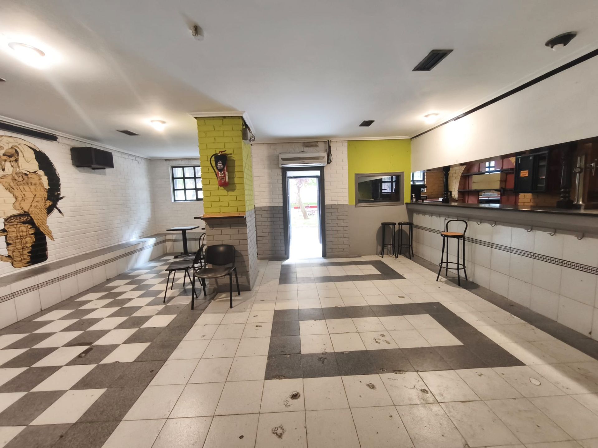 Premises for sale in  Pamplona / Iruña