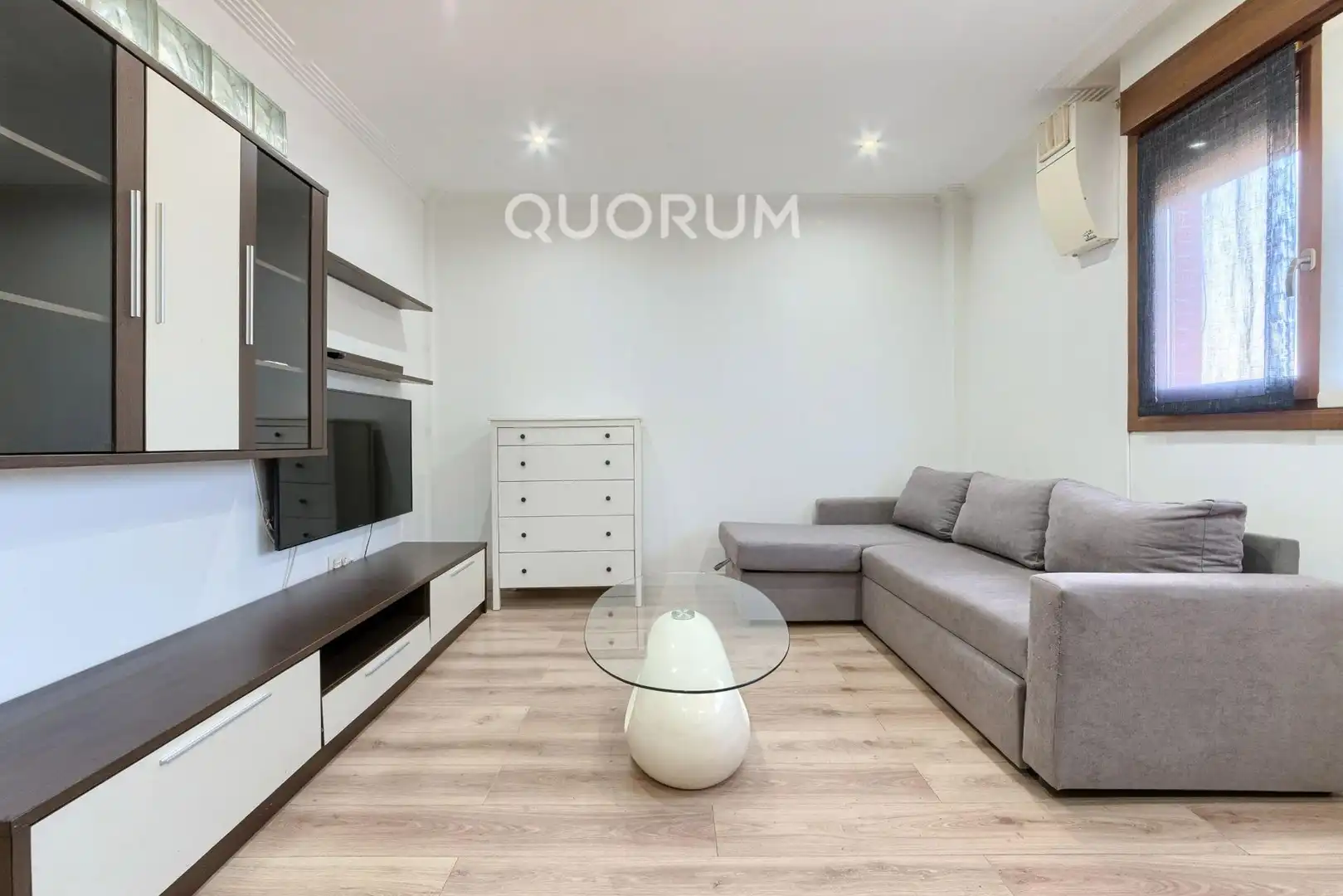 Sala d'estar de Pis en venda en Basauri  amb Moblat