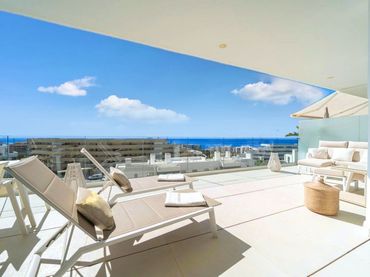 Apartament amb piscina en venda a Avenida del Higuerón 48