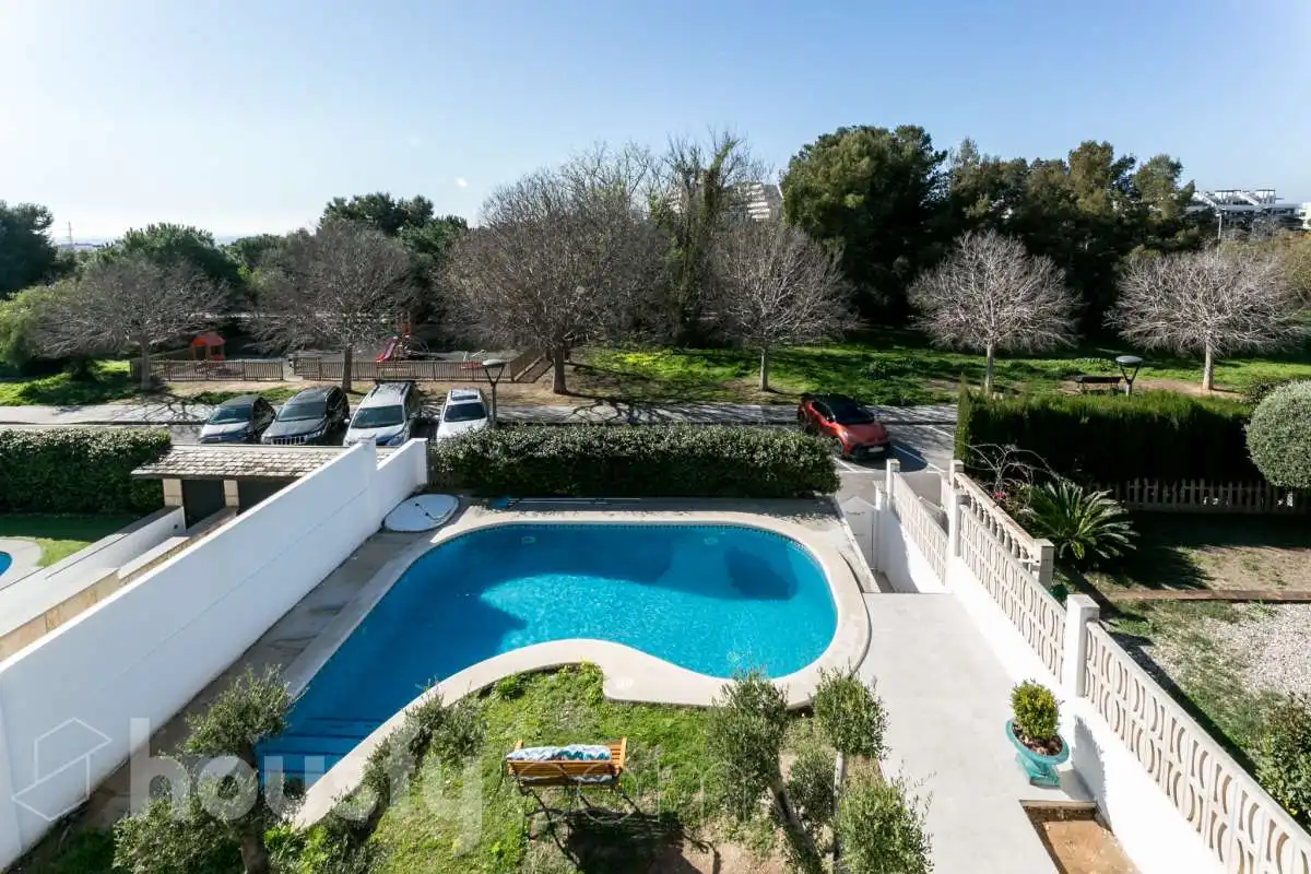 Jardí de Casa adosada en venda en Sitges amb Aire condicionat, Calefacció i Jardí privat