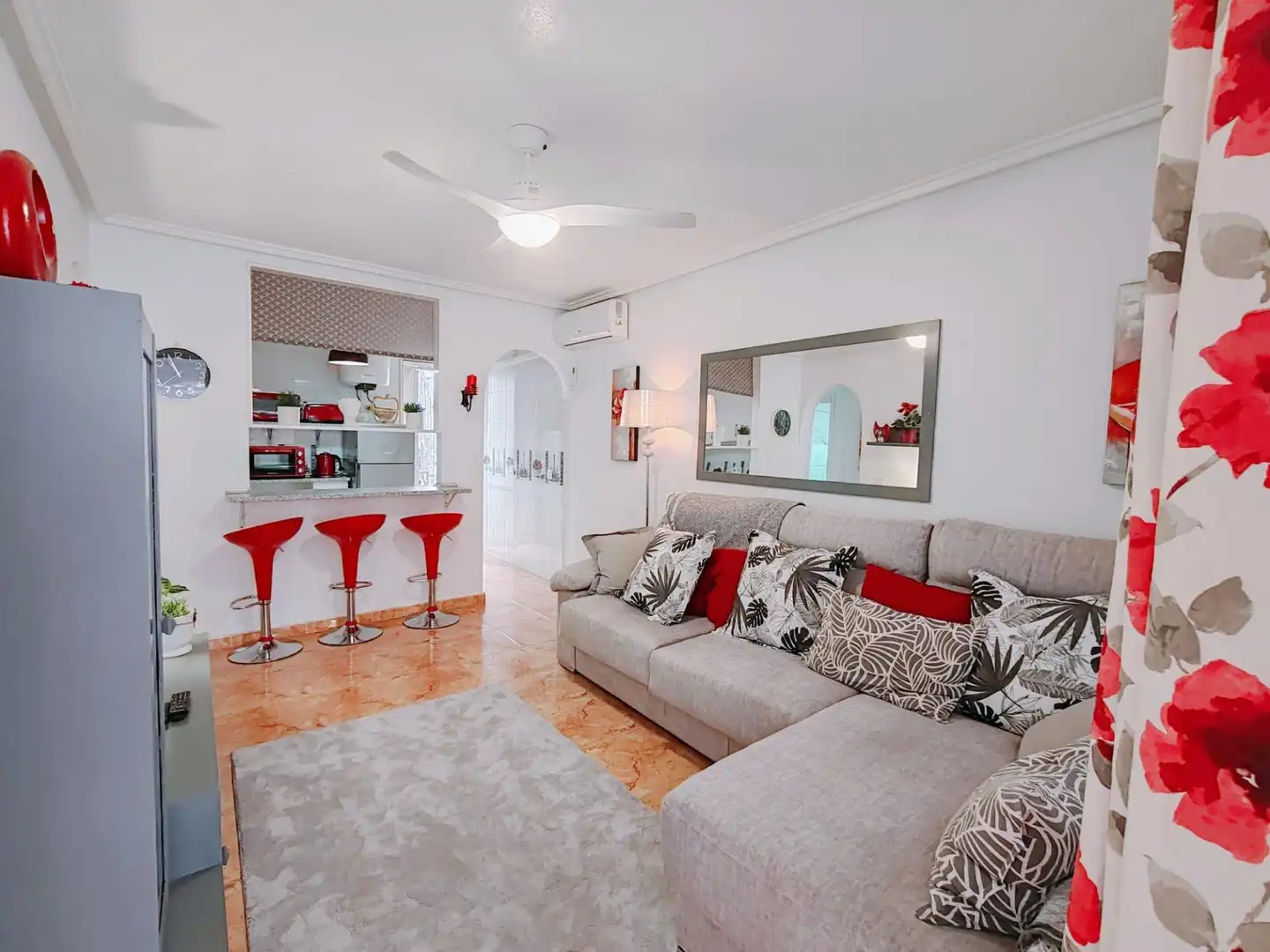 Bungalow con piscina en venta en Zona Carrefour - Urbanizaciones, imagen 2