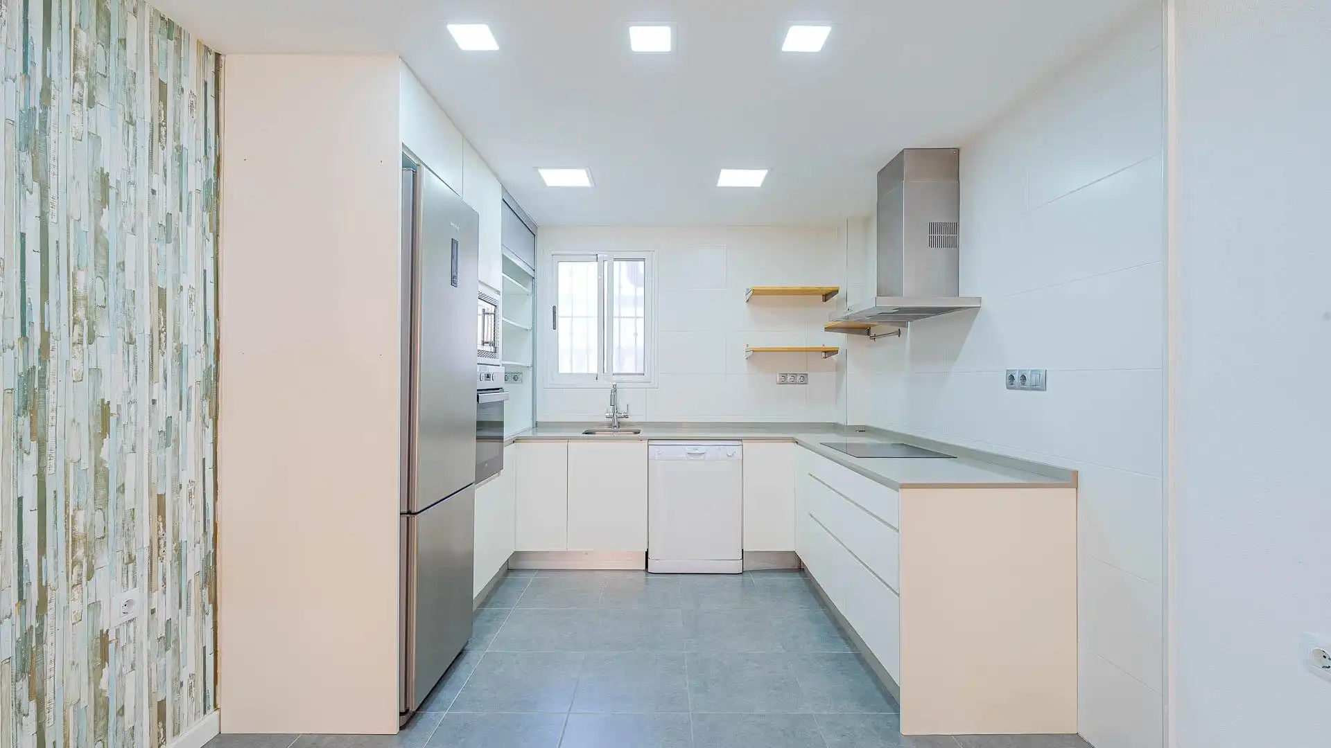 Cocina de Planta baja en venta en Torrevieja con Jardín privado, Terraza y Trastero