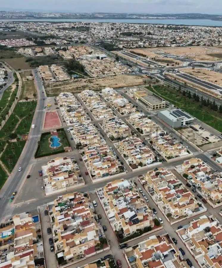 Vista exterior de Casa o chalet en venta en Torrevieja con Aire acondicionado, Calefacción y Terraza