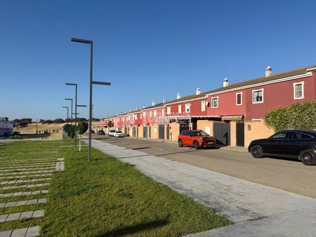 Casa adosada en Venta en El Garrobo