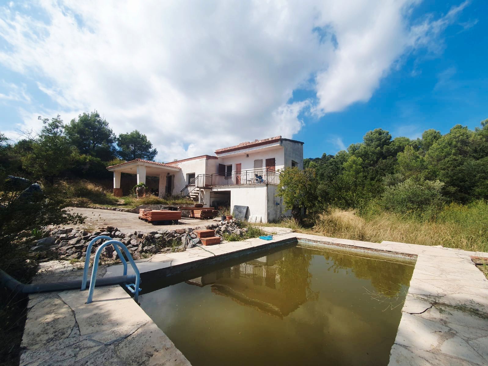 Vista exterior de Casa o xalet en venda en Esparreguera amb Jardí privat, Terrassa i Traster