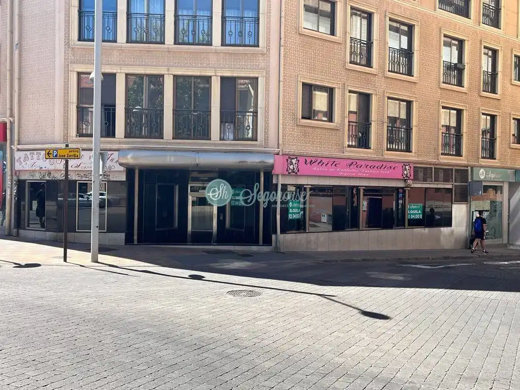 Local comercial de lloguer a Centro, imagen 2